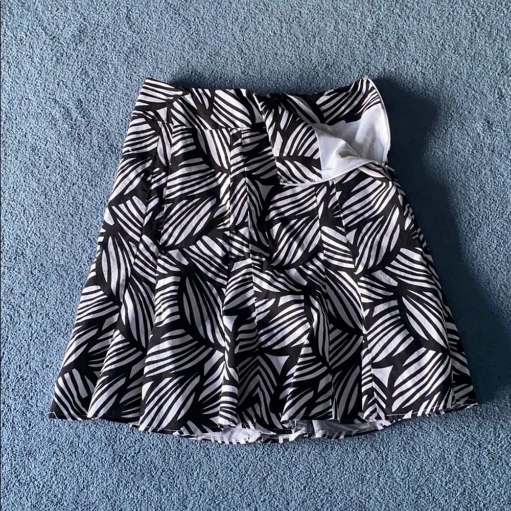Chadwick’s Black and White Side Zip Skirt Size 8